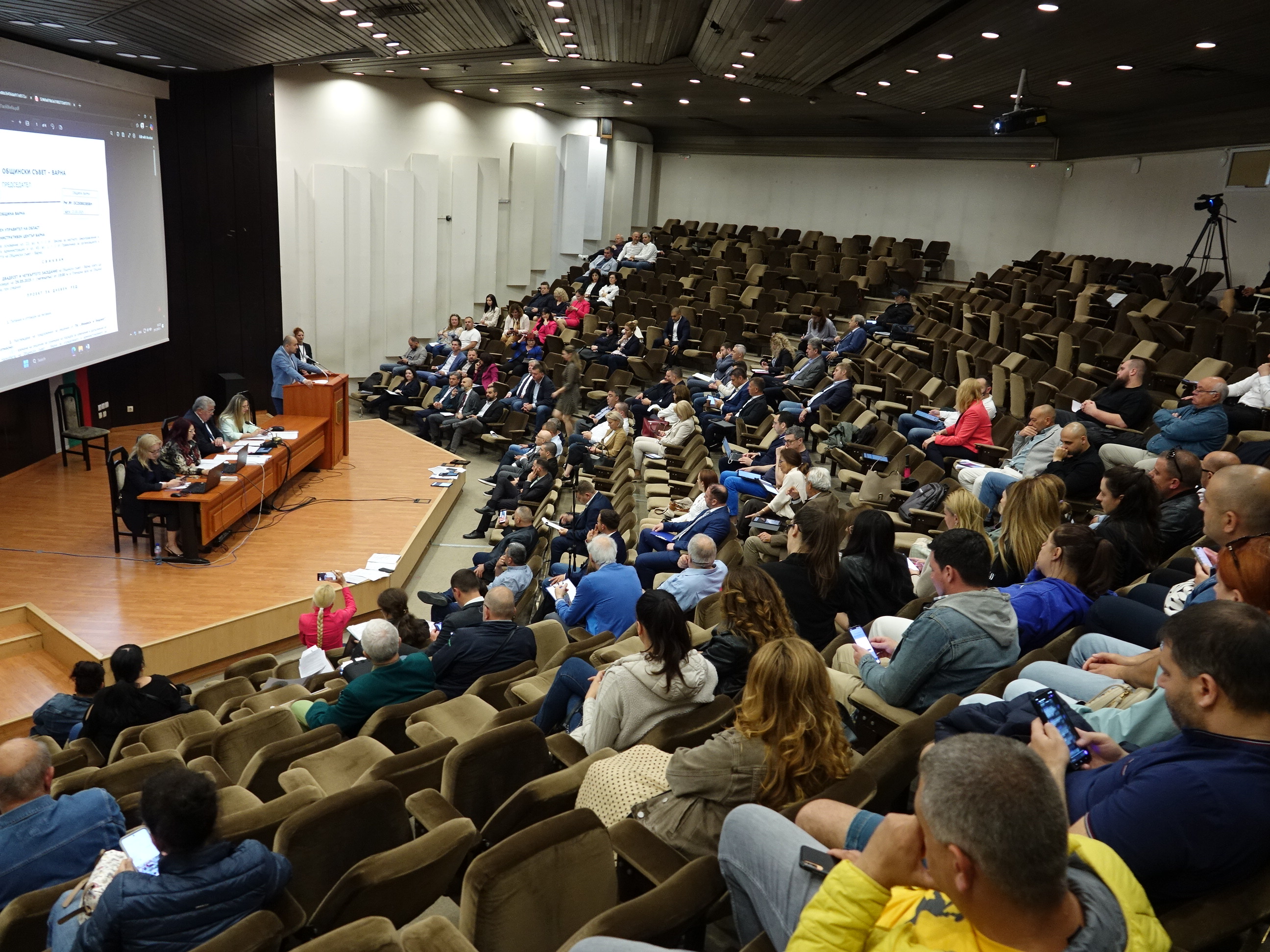 Местният парламент одобри новите цени на такси и услуги Община Варна