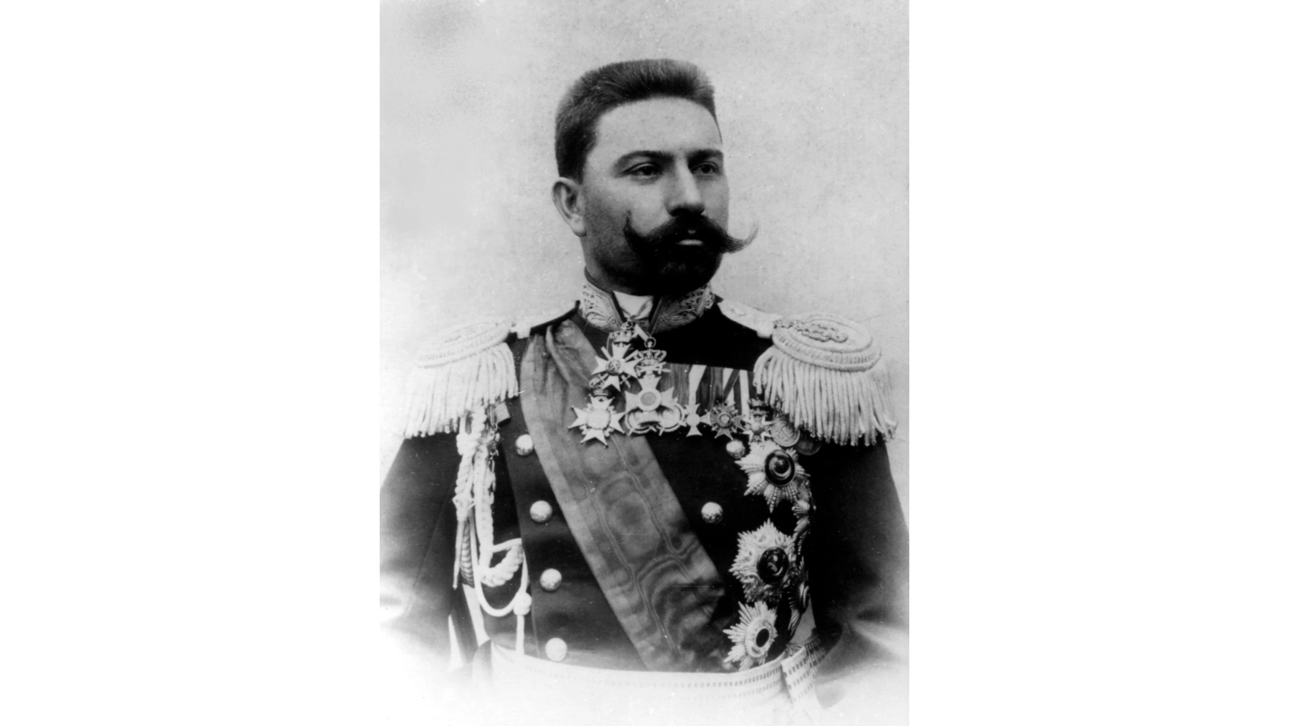 Тлъсти комисионни за фалшиви патрониЦяло десетилетие България се вълнува как