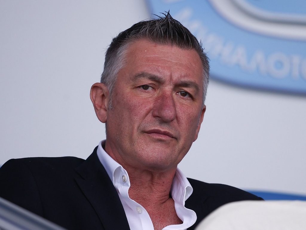 Александър Томаш е един надут пуяк спукан балон некадърник най слабият