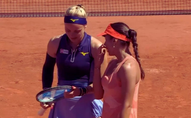 Виктория Томова отпадна в третия кръг на двойки жени на