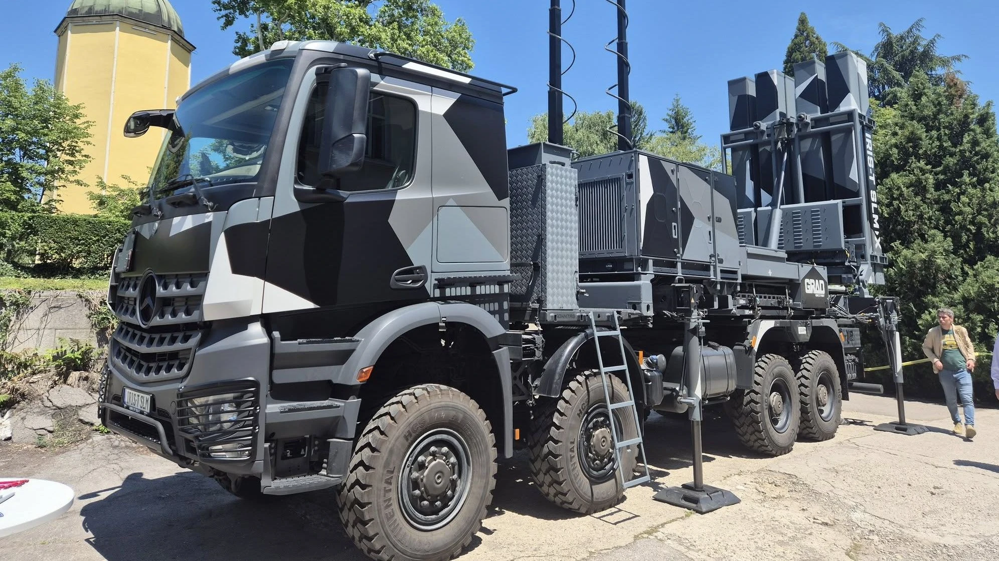 Не това не е сценичен декор или нещо извънредноПредседателят на