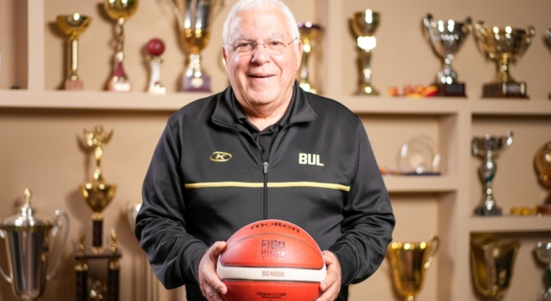 Един от най великите баскетболни умове в историята на играта –