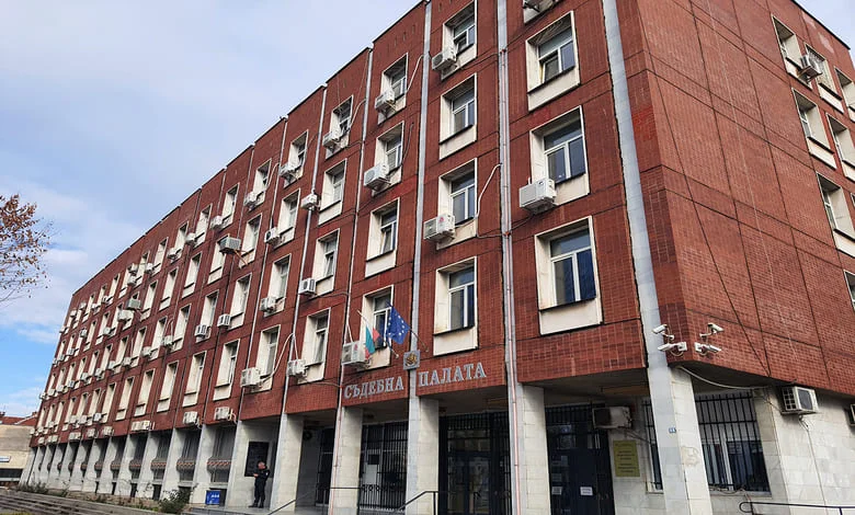 Решение на съдаТрима с по 20 г затворЕдна доживотна присъда