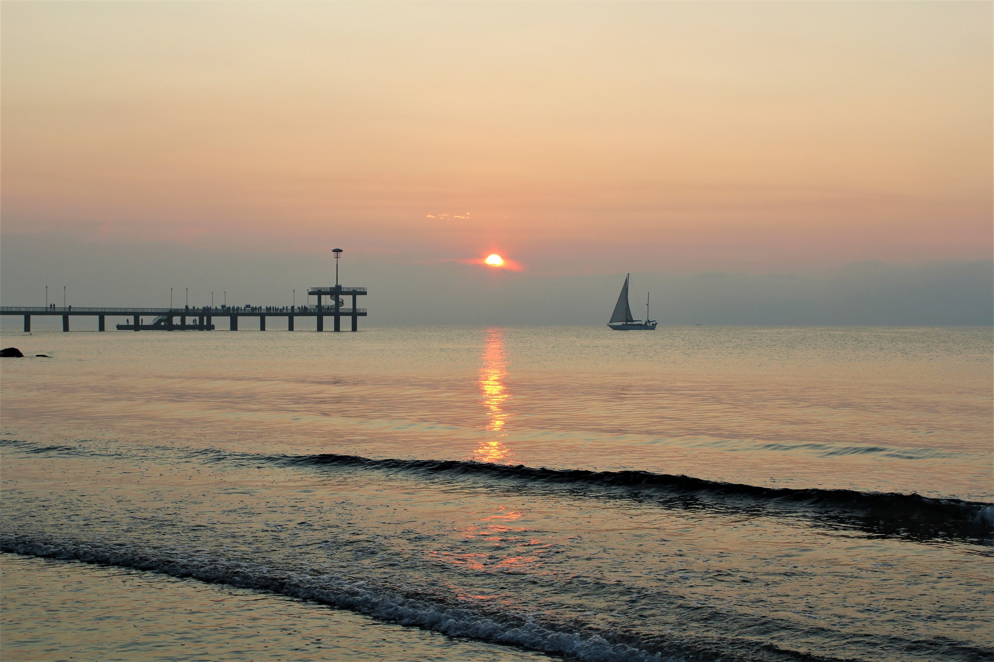 В неделя ще бъде топло за сезона и предимно слънчево