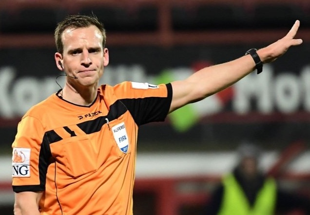 Белгийският рефер Нейтън Фербоомен получи наряд от УЕФА да ръководи