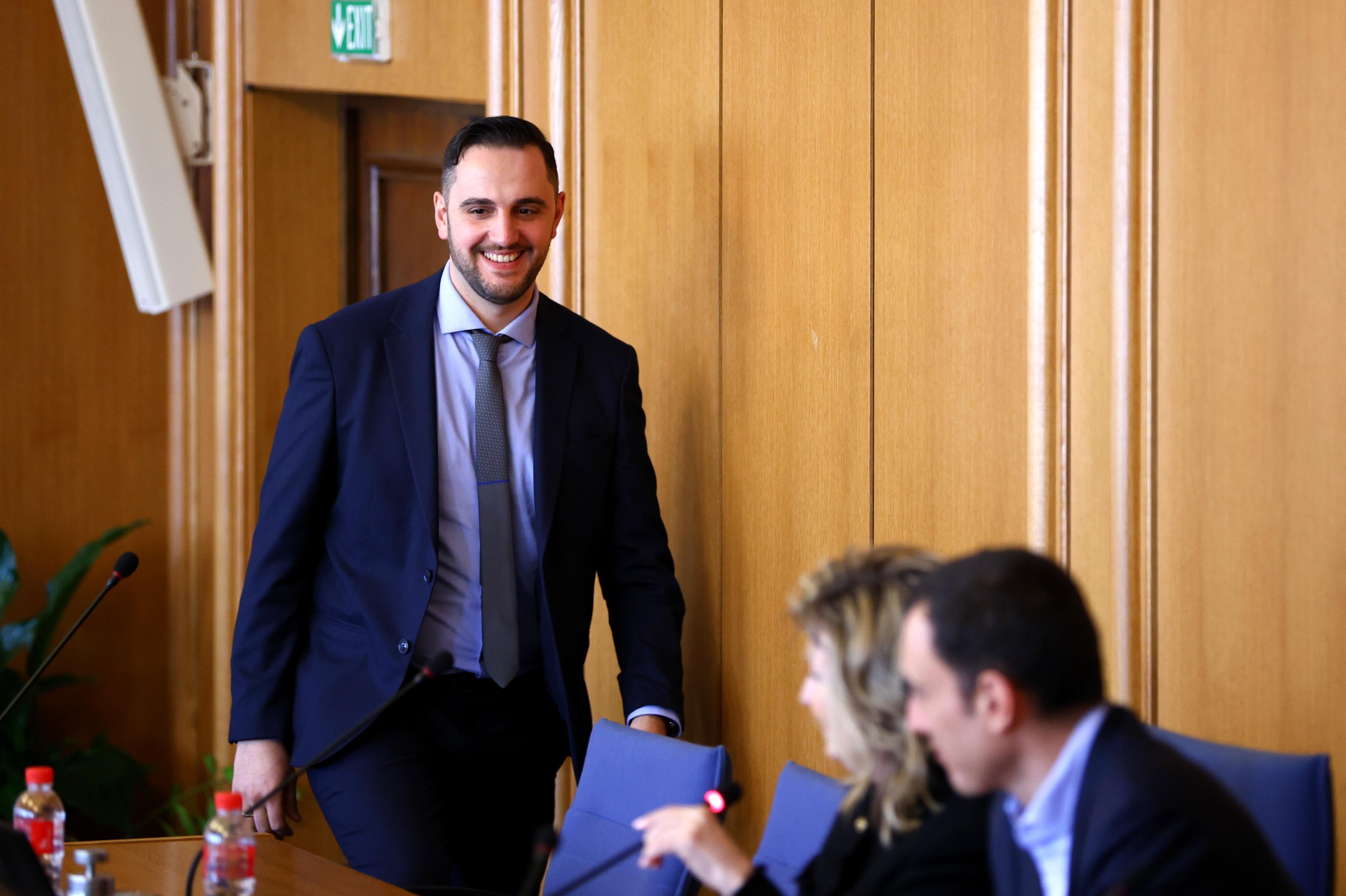 Шефът на СОС обещава билетчето да поевтинееРаботна група в столична