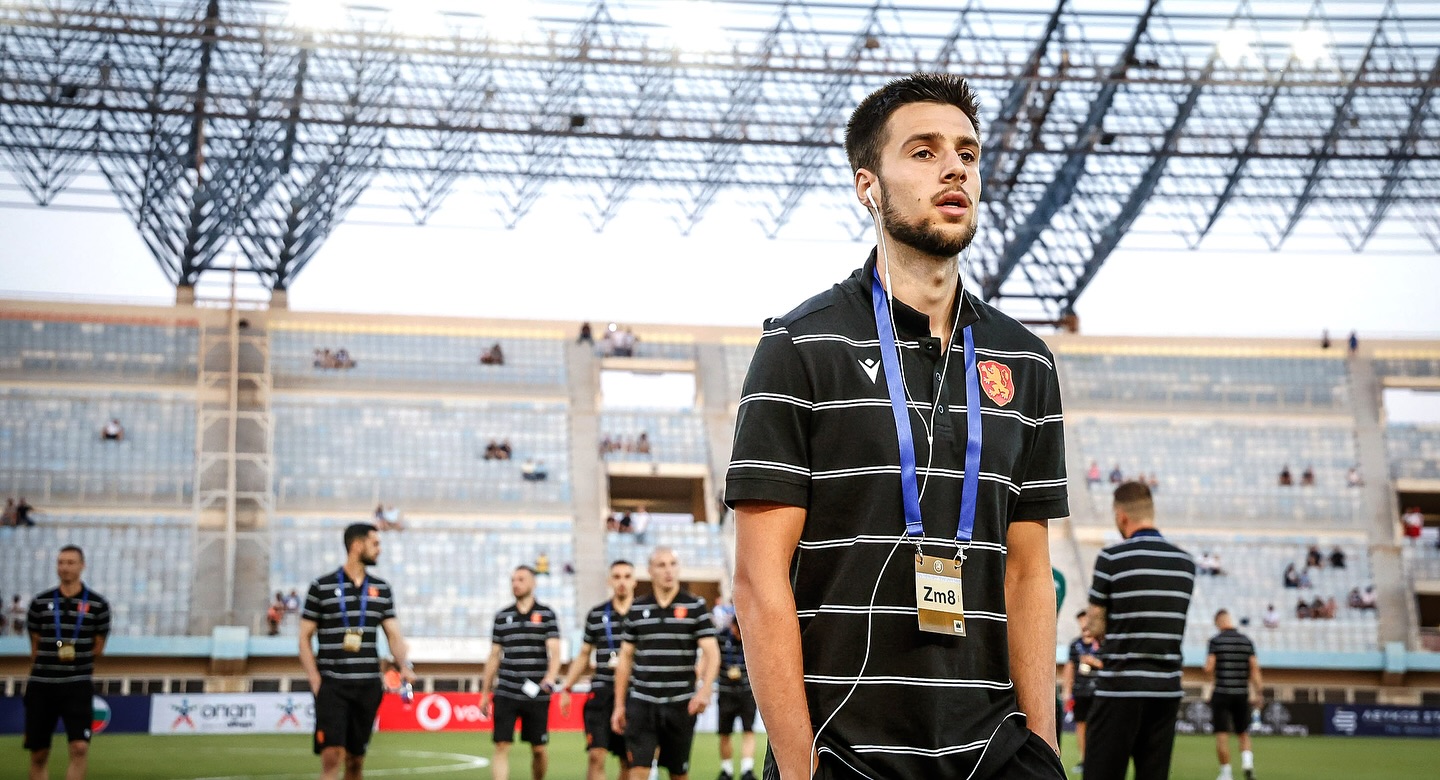 Селекционерът на България Илиан Илиев спази обещанието да направи сериозни