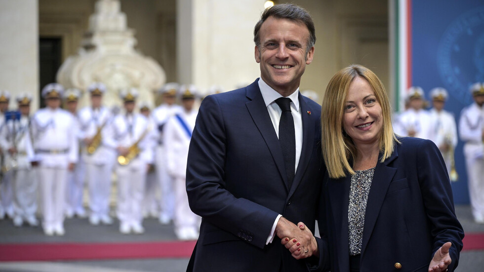 Париж и Рим зачеркнаха конфликта си в името на африканските