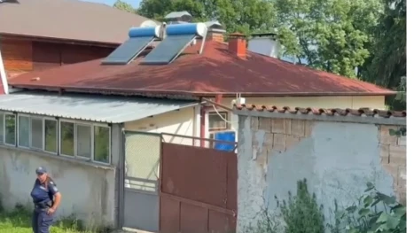 Внук на жена, настанена в дома в с. Ягода: Баба ви почина, ето контакт на траурна агенция