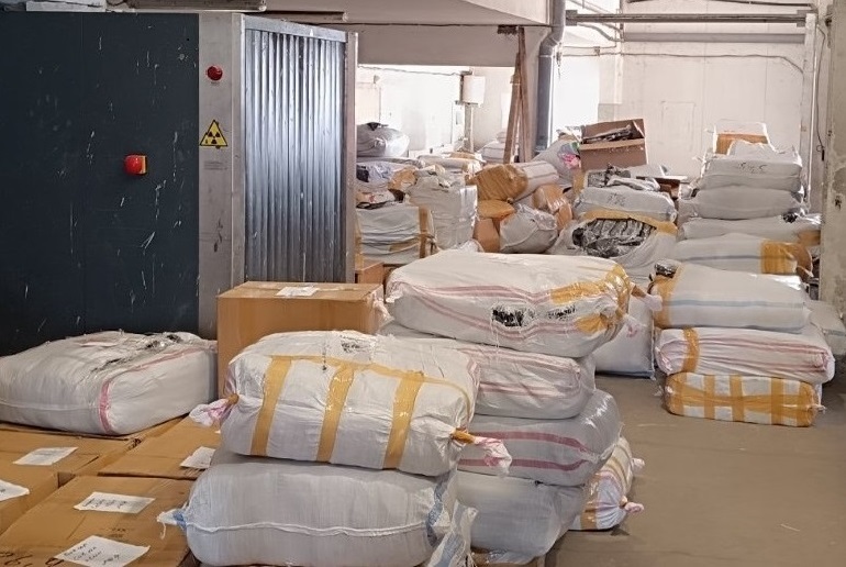 Голямо количество от 48 116 спортни и летни облекла с