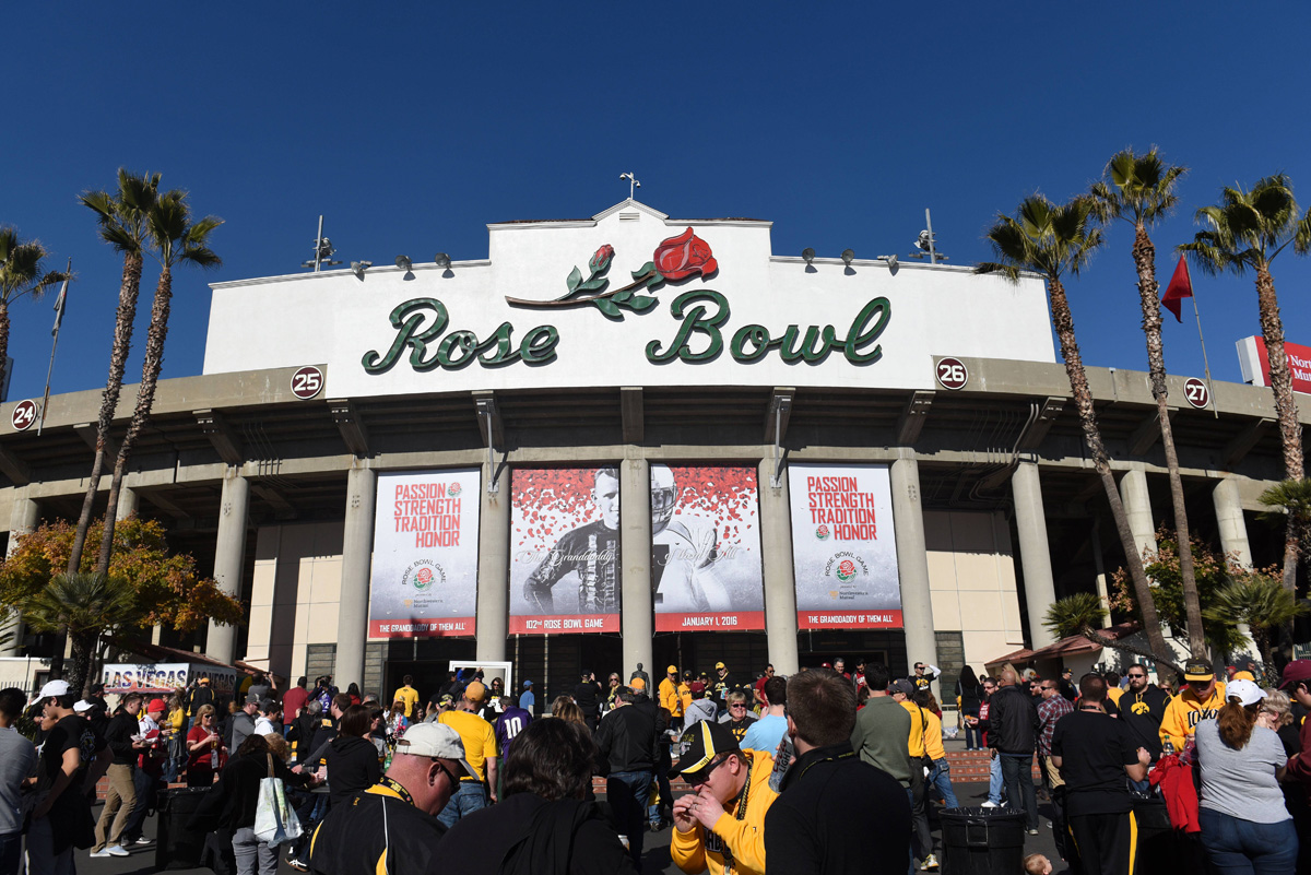 Само два от 12 те стадиона които ще приемат мачовете от