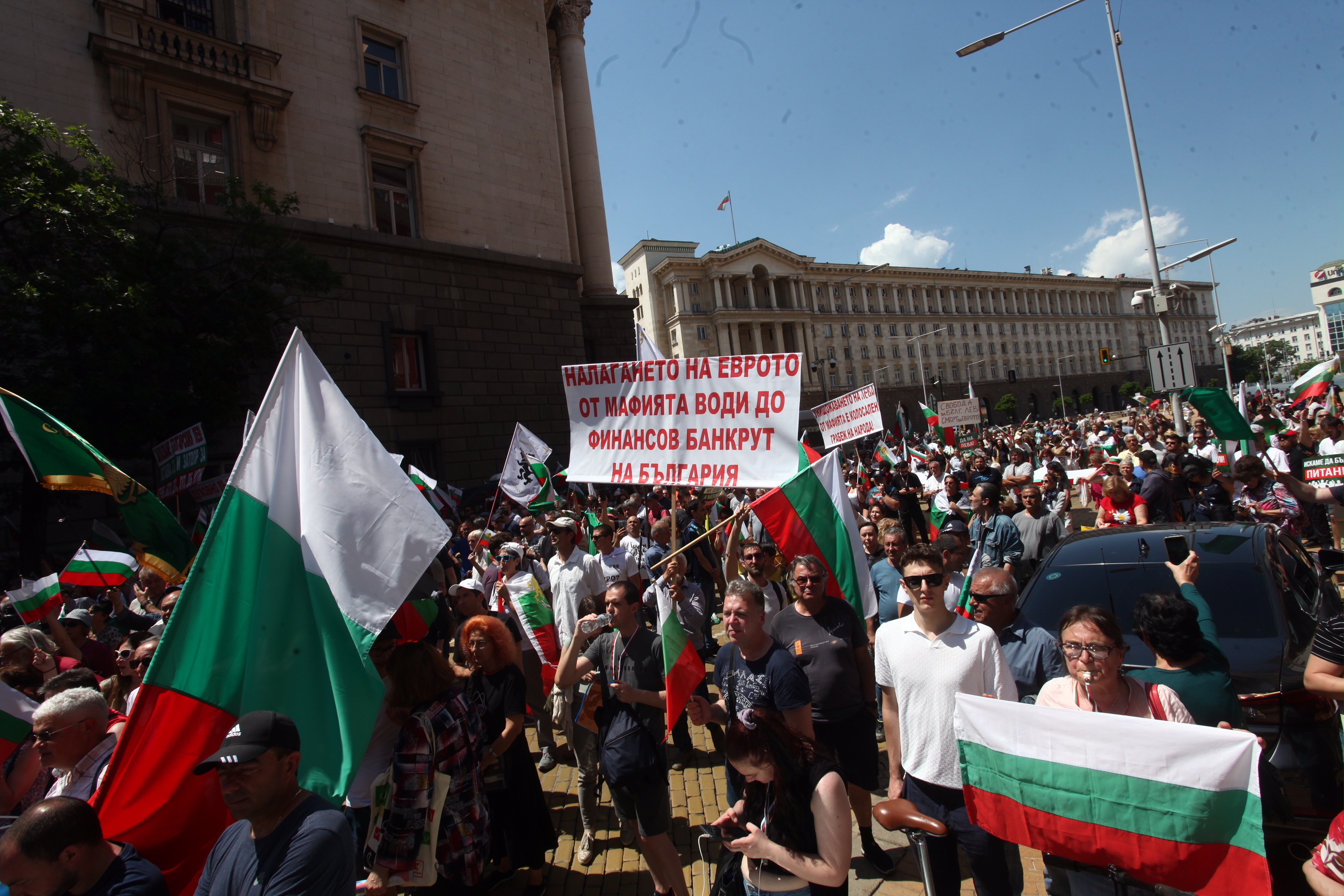 Очаква се да бъдем ощетени не от еврозоната а от