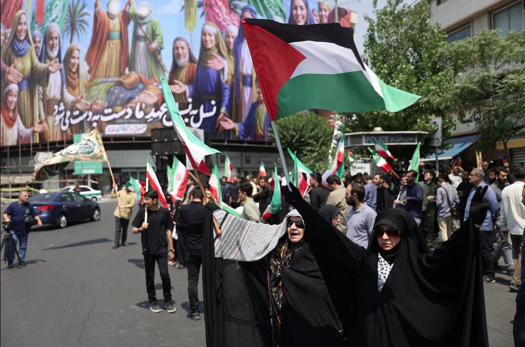 Тел Авив порази ядрени и военни обекти и уби висши