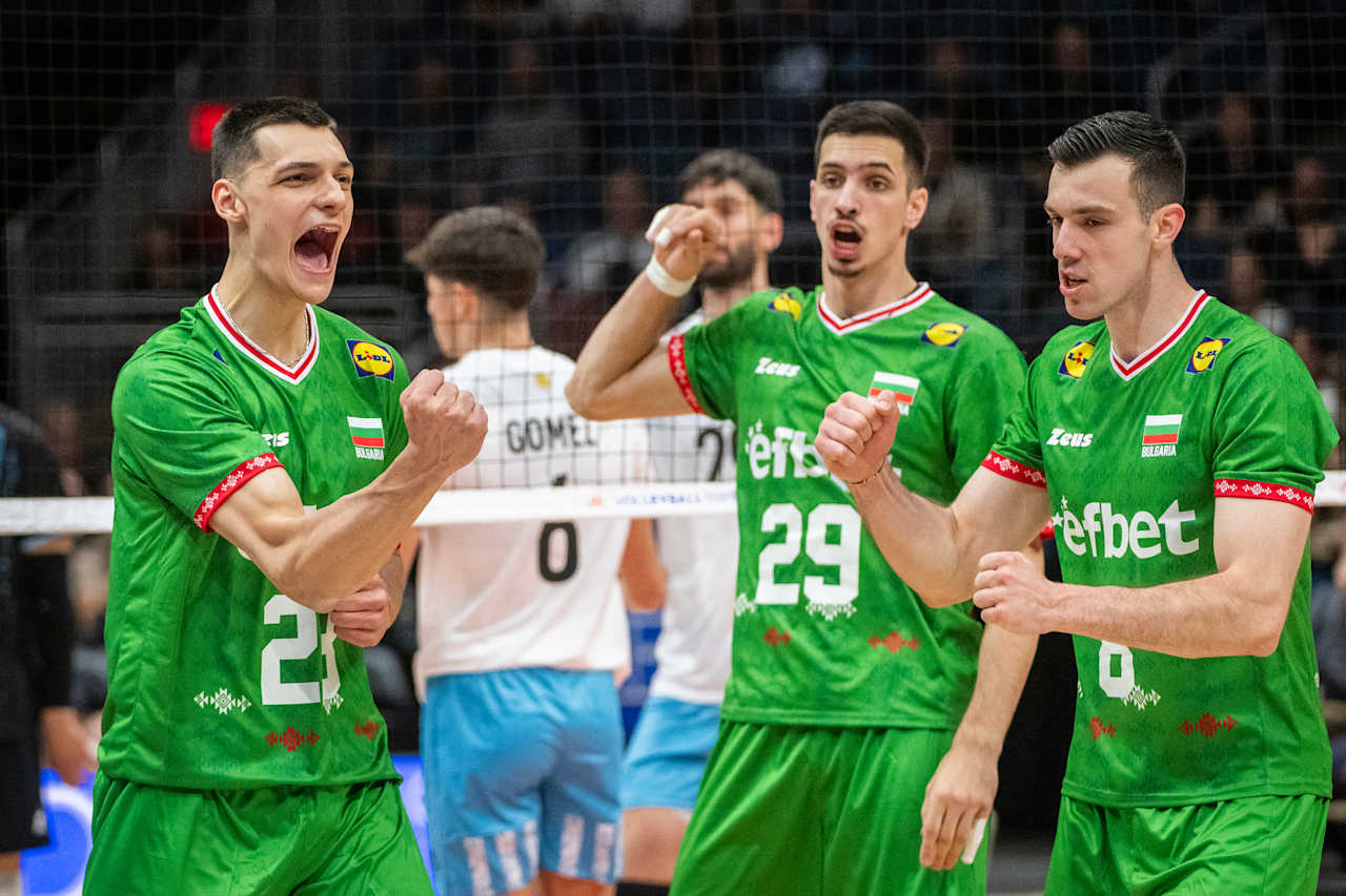 Мъжкият национален отбор по волейбол победи Аржентина с 3 0 25 21