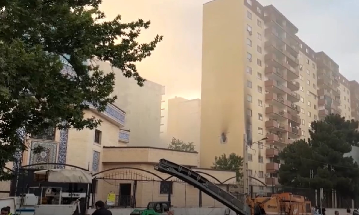 Израел и Иран продължиха взаимните си въздушни атаки за пети