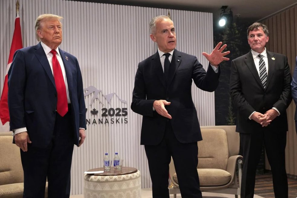 Президентът на САЩ Доналд Тръмп си тръгна от срещата на