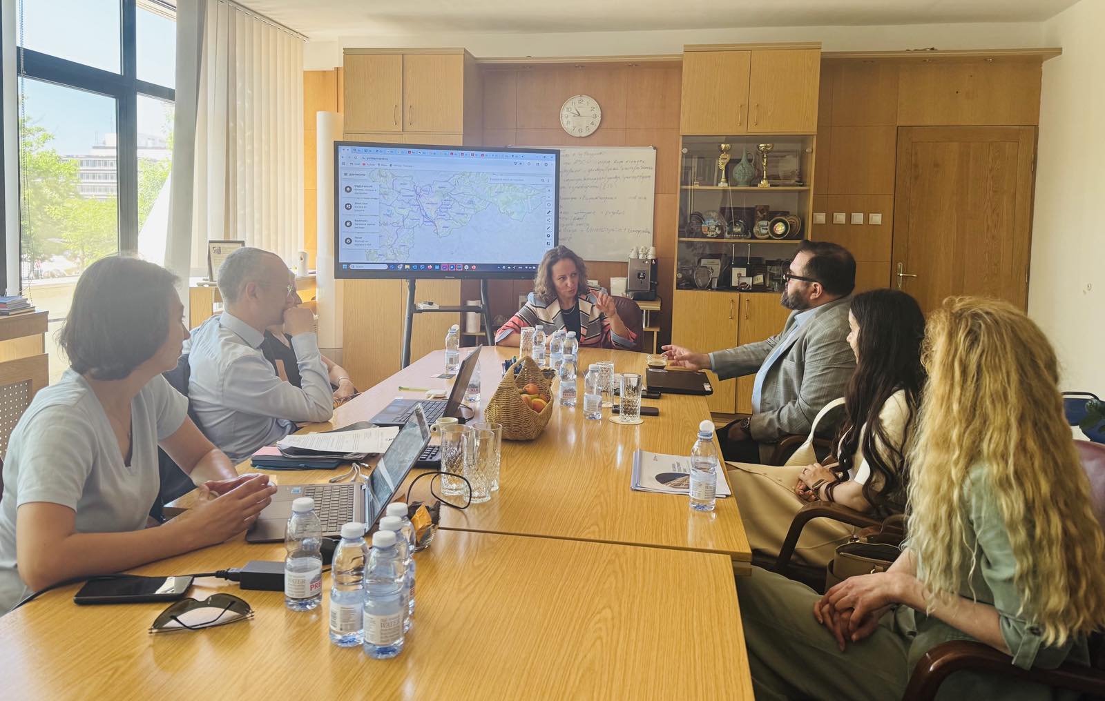 Председателят на Надзорния съвет на ББР Деляна Иванова и кметът