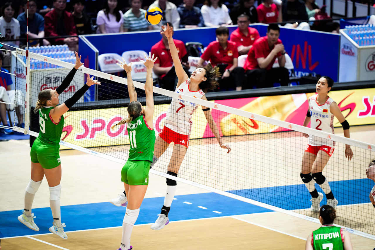 Женският национален отбор участва в гладиаторска битка но загуби с