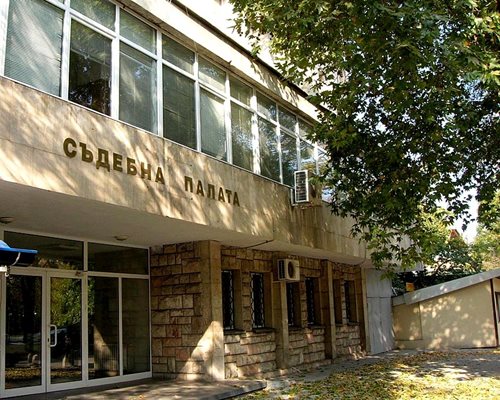 Присъда по съкратена процедураПарите му трябвали за дрогаНаркоман на 21