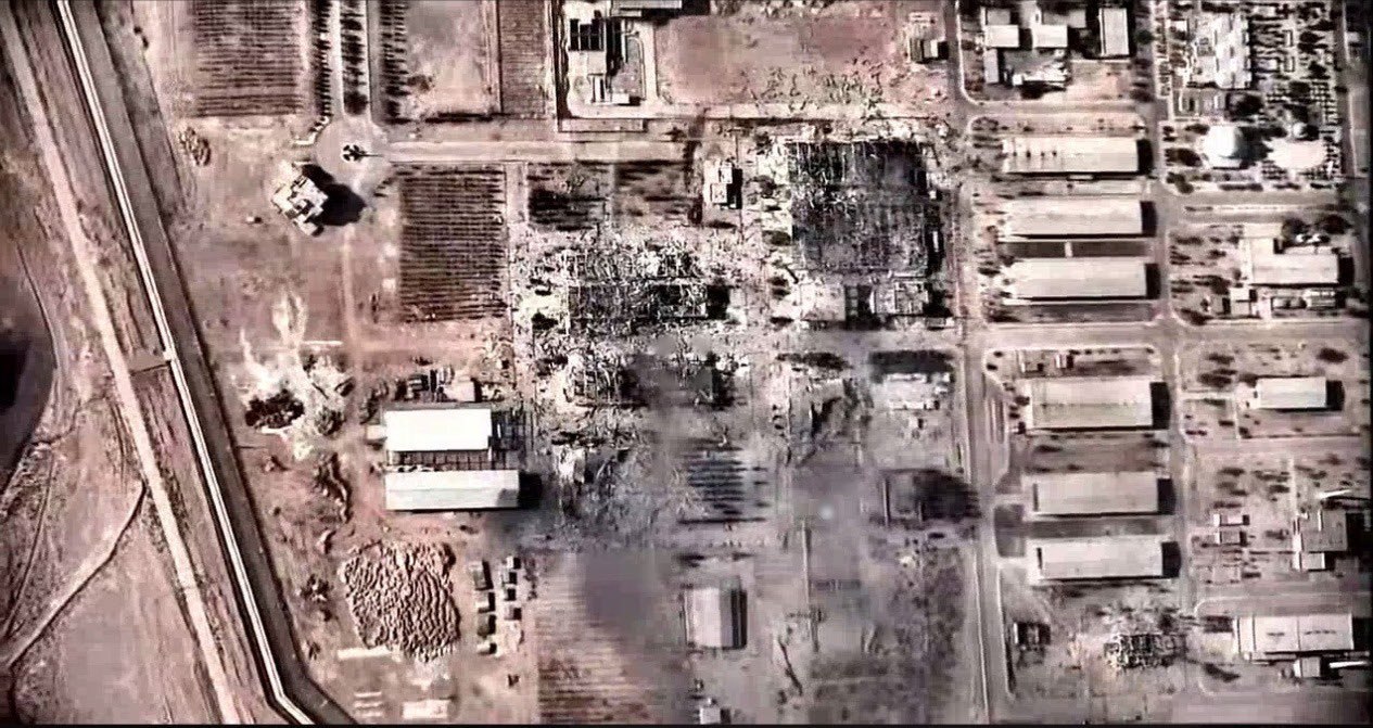 Израел извърши мащабни удари по ядрени и военни обекти на