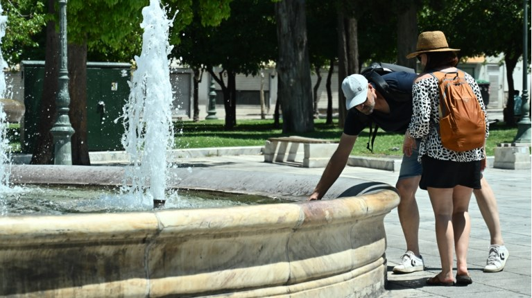 След кратката хладна почивка от предходните дни Гърция навлиза в
