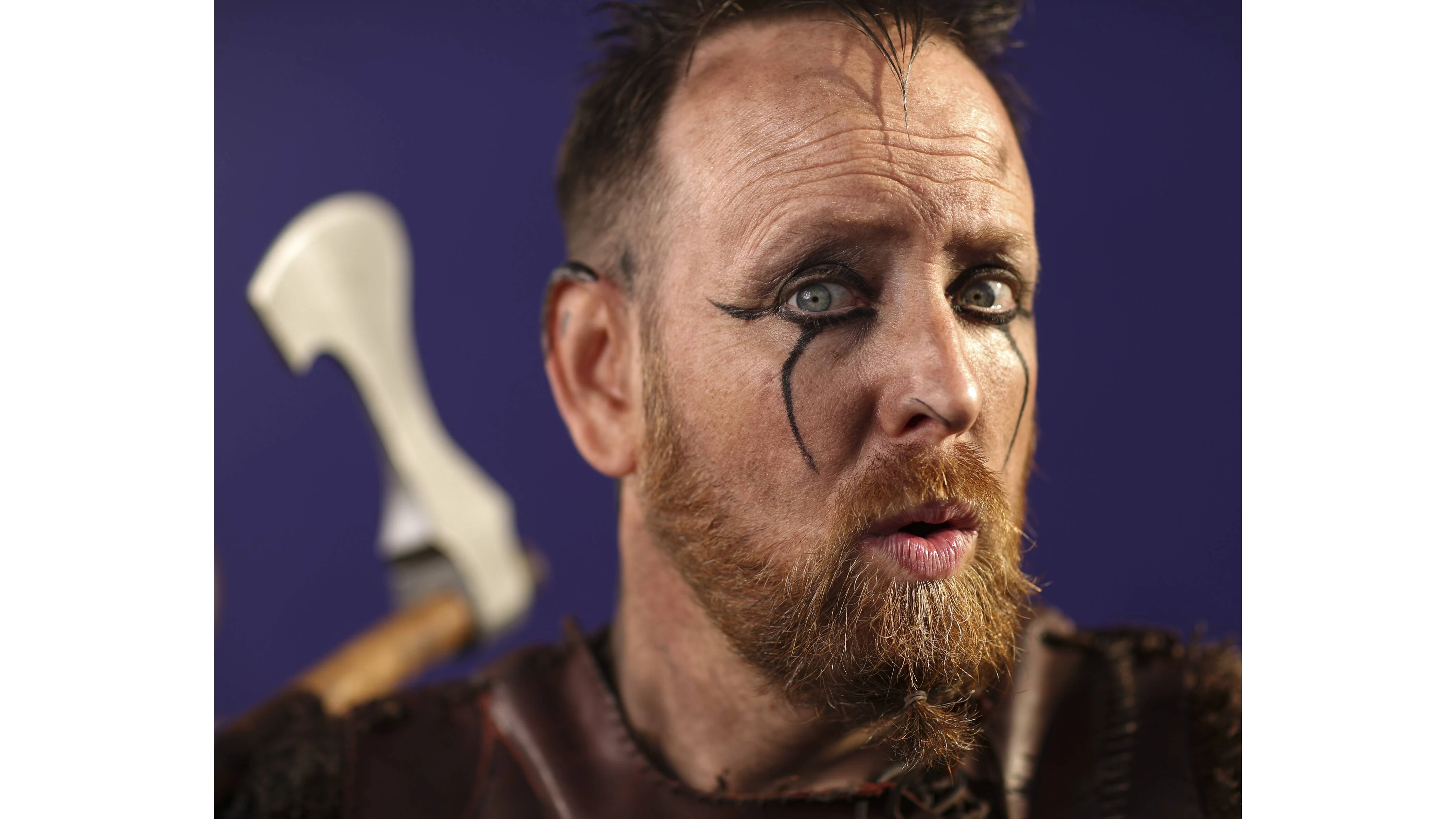 Годината е 2013 a а любителите на сериалите се потапят за