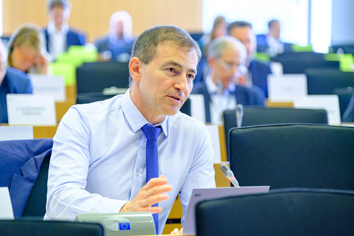 Напрежението по оста Скопие София се изостри след гласуването на доклада