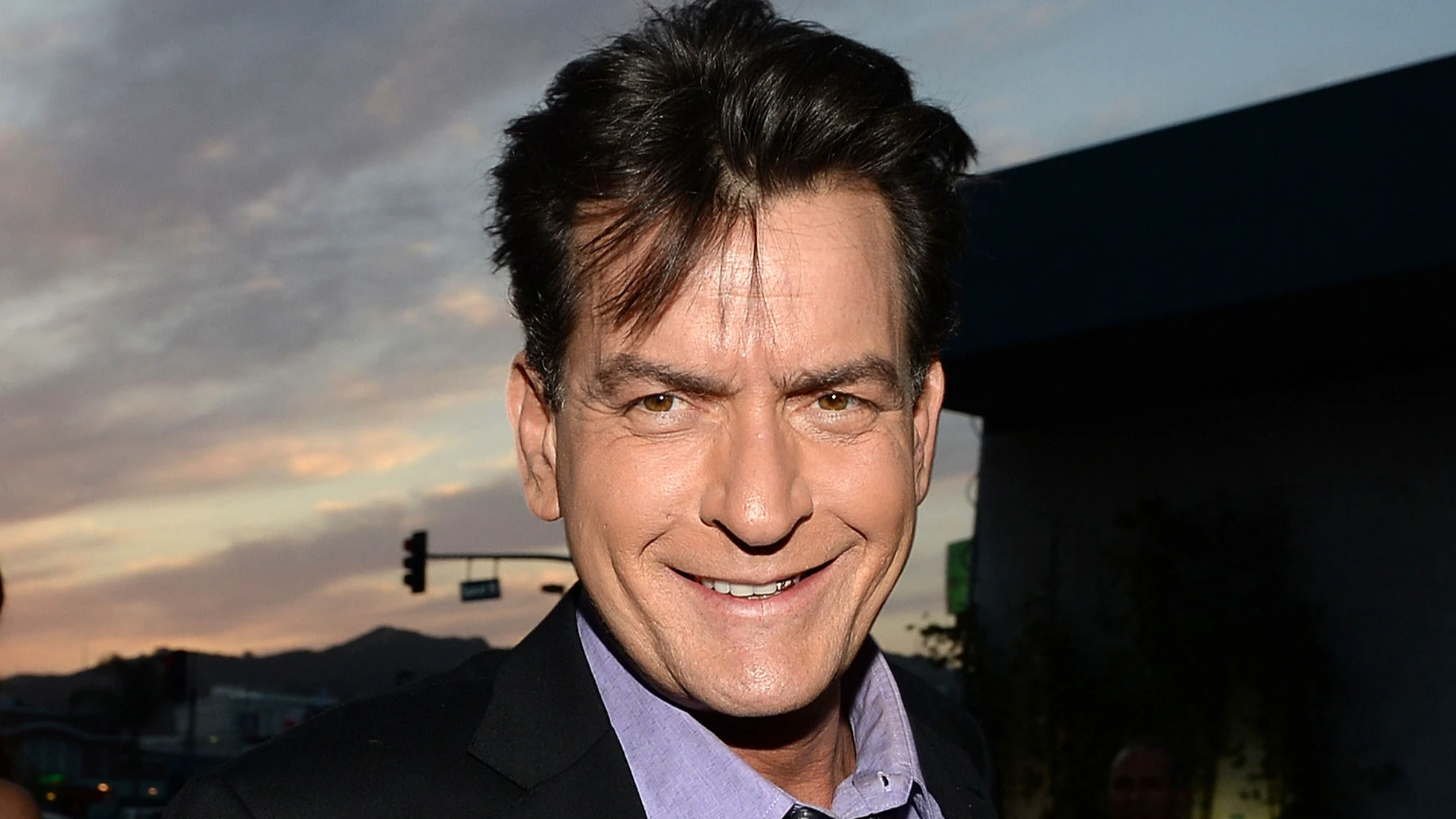 Актьорът Чарли Шийн обяви че ще издаде мемоари озаглавени Книгата