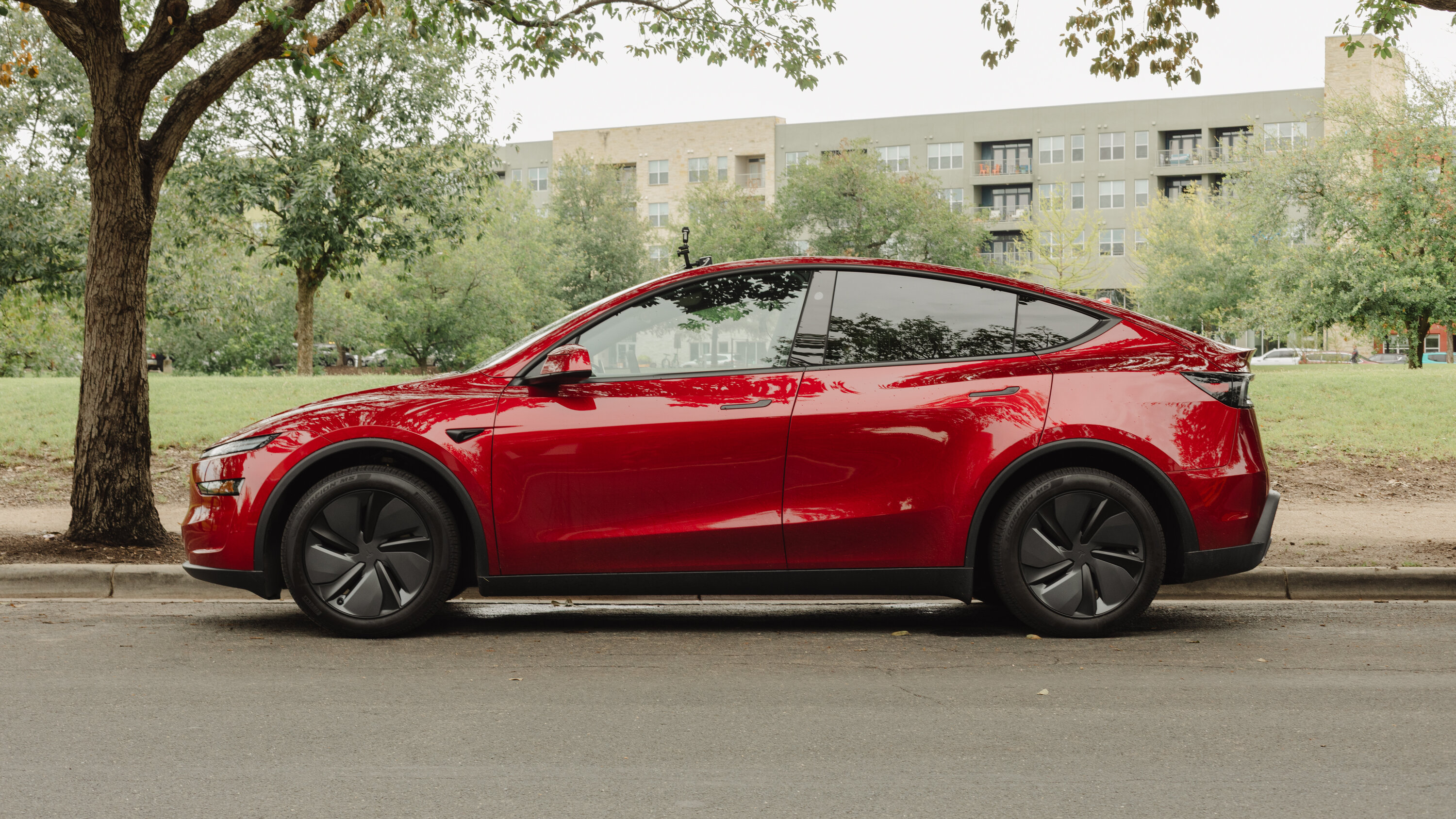 Американската марка подготвя автономен модел без волан и педалиЕдно пътуване