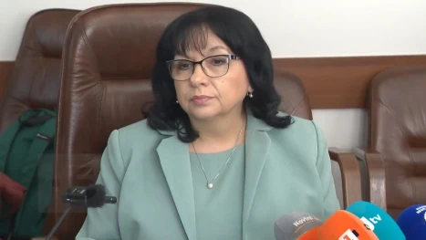 Петкова иска криминализиране на подпомагането на деца за участие в онлайн залагания