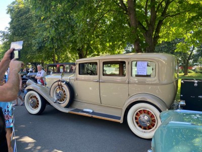 150 превозни средства уникати за разглежданеВ Морската градина се