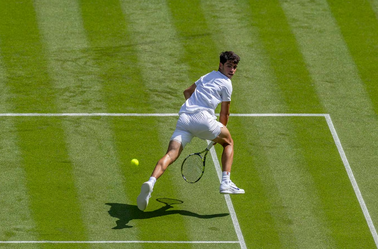 Защитаващият титлата си Карлос Алкарас се представи на приливи и