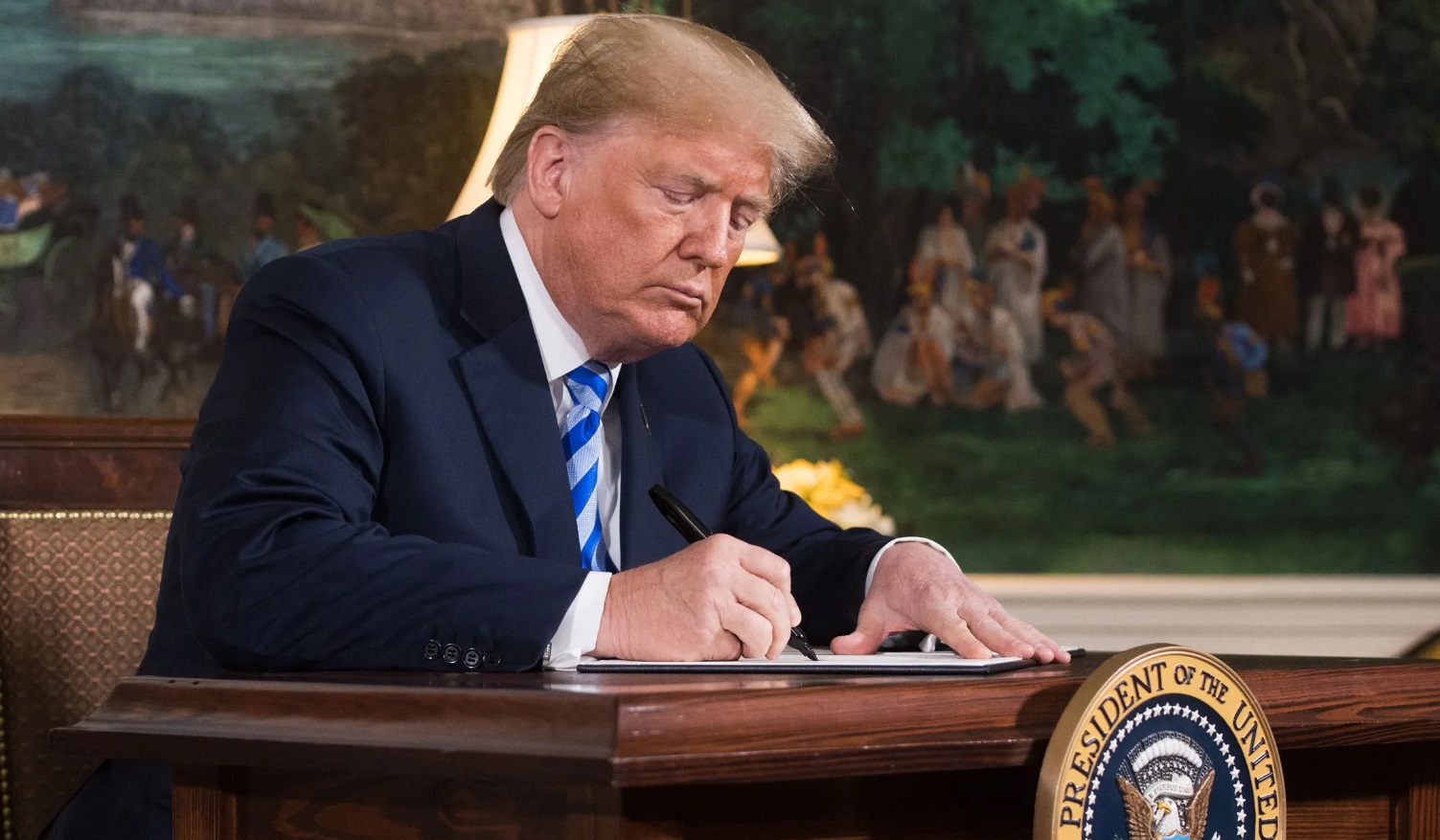 Американският президент Доналд Тръмп подписа в понеделник указ за отмяна