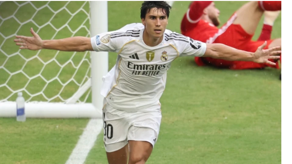 Тибо Куртоа се нареди до Христо Стоичков в защитата на