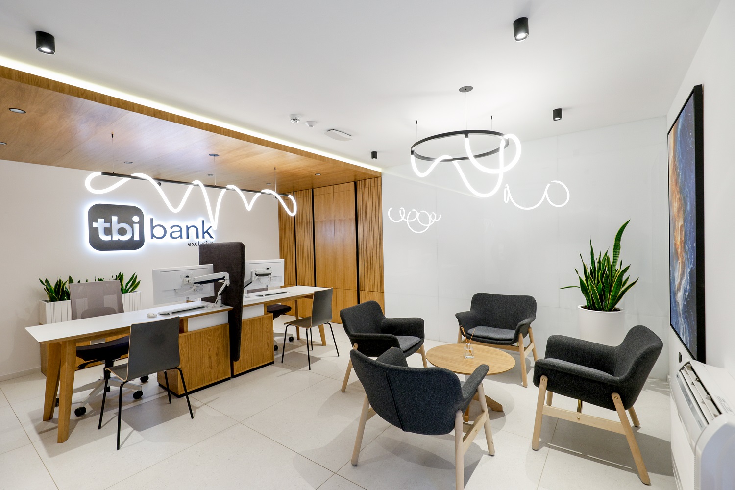 Най често срещаният профил на клиент със спестявания е мъж от