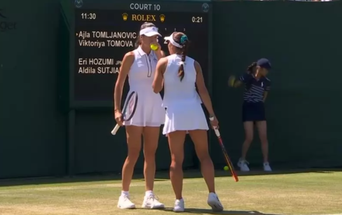 Виктория Томова отпадна на двойки от Откритото първенство по тенис