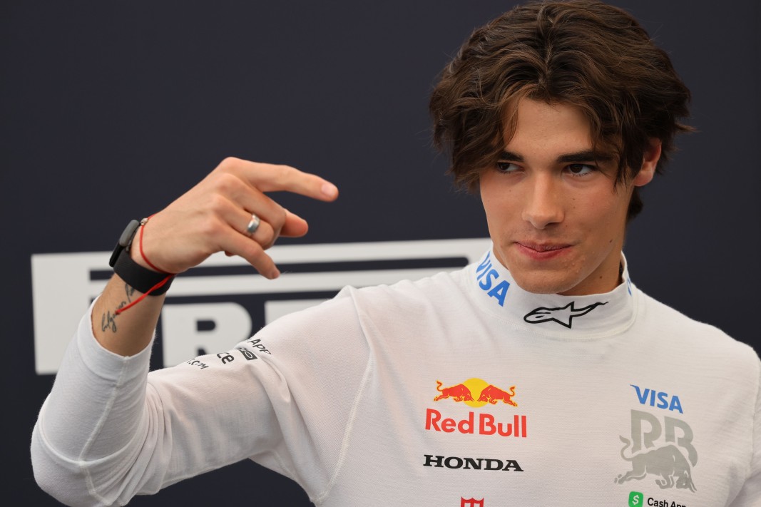 Пилотът на Кампос Рейсинг Никола Цолов даде най добро време в