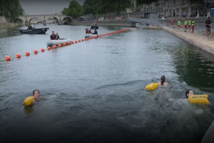 Река Сена в Париж е отворена за къпане насам вестник