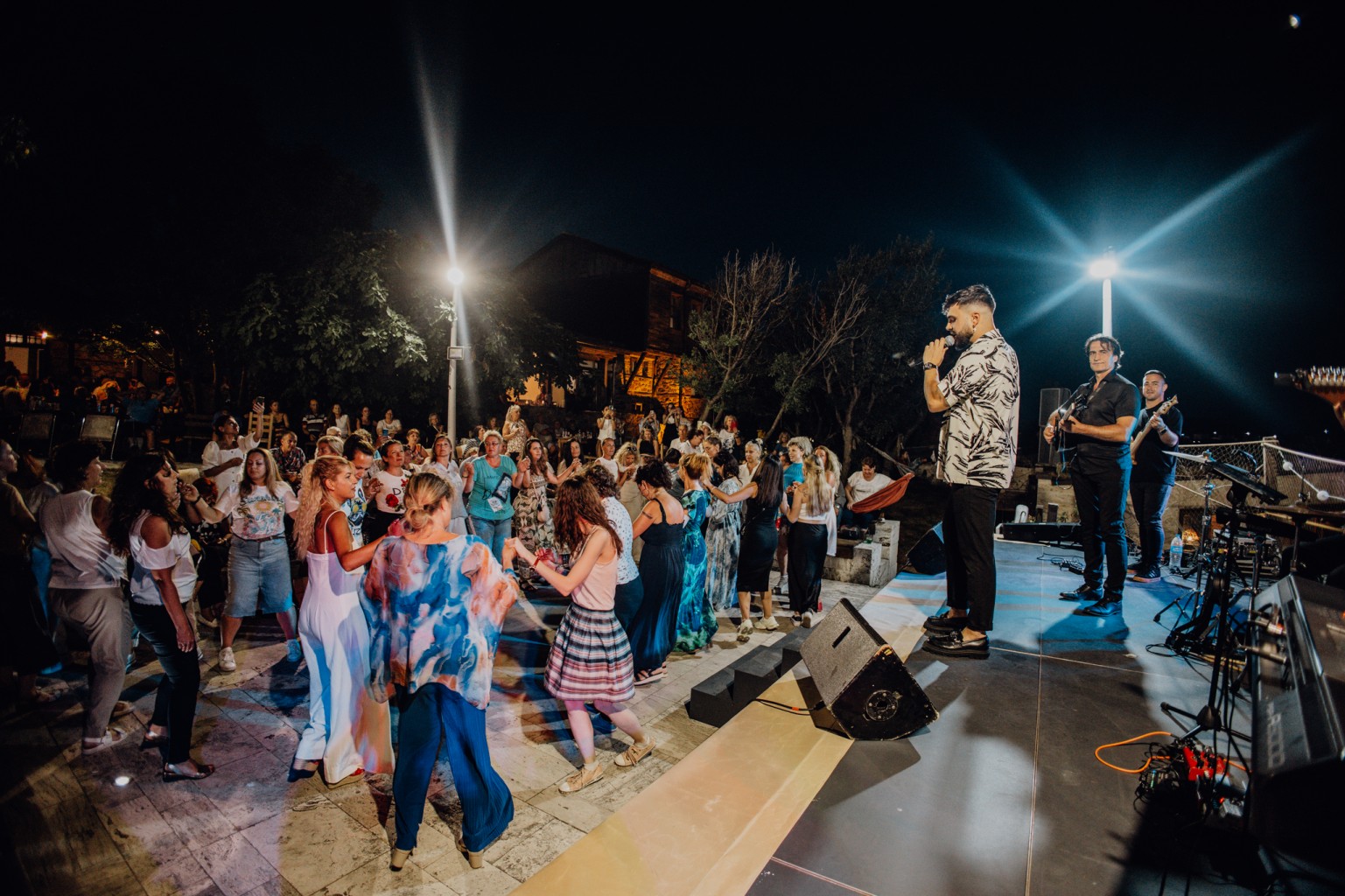 Фестивали под звездите на откритите сцениФеновете вече могат да чуят