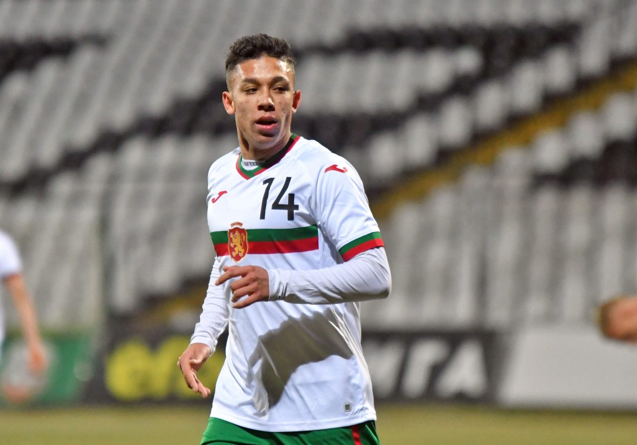 Българският национал Филип Кръстев може да заиграе в първенство от