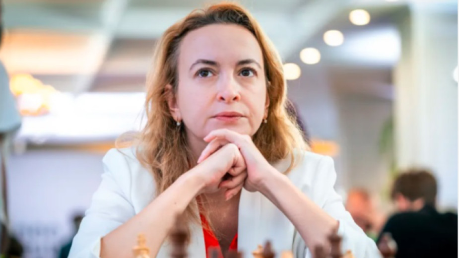 Антоанета Стефанова и Нургюл Салимова се класираха за втория кръг