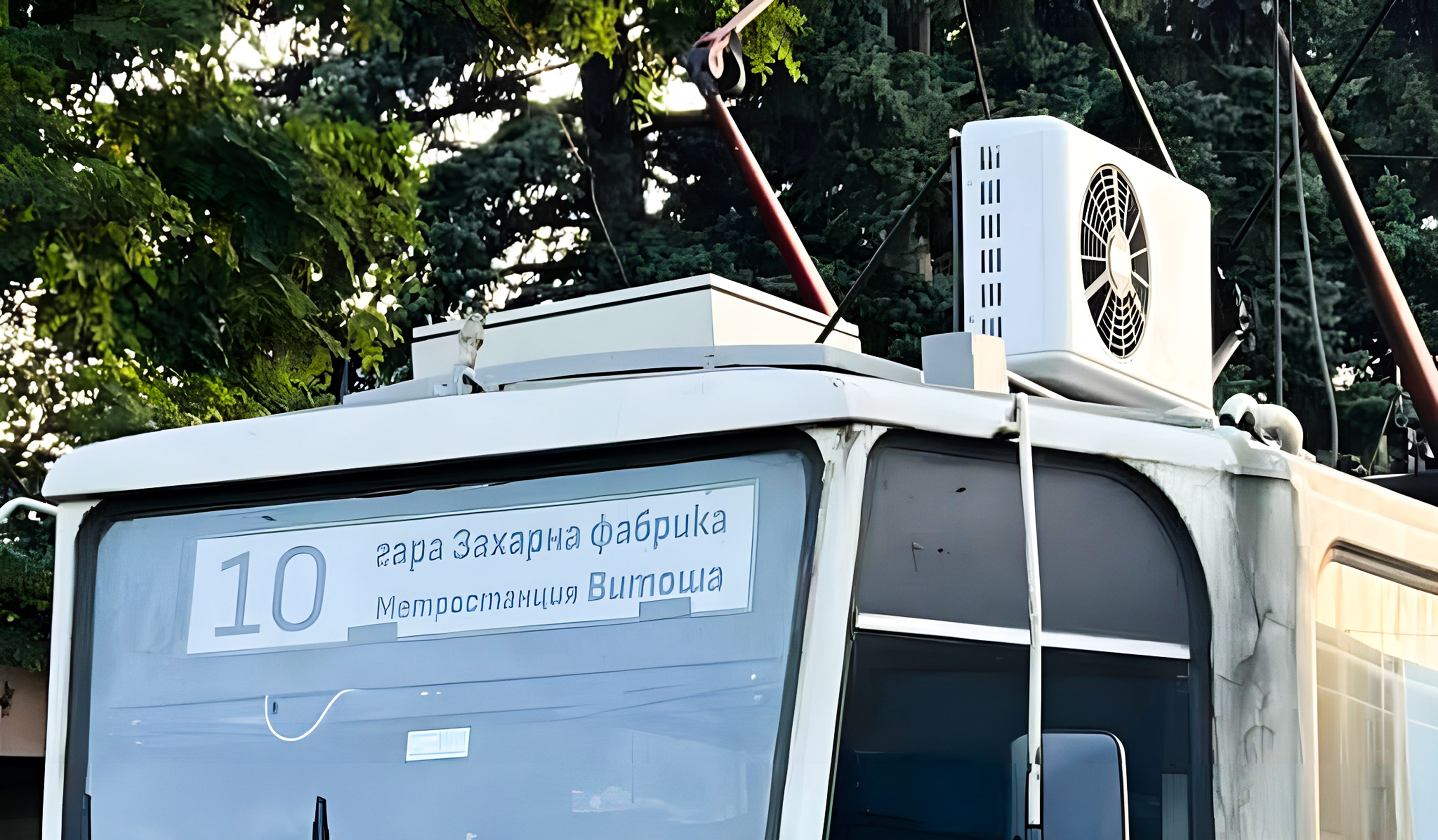 Ватманите в столичните трамваи вече се охлаждат с турски климатици