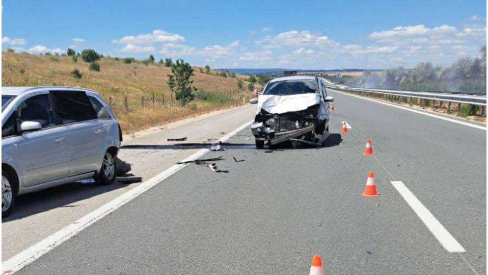 Двете платна на магистрала Хемус в района на град Нови
