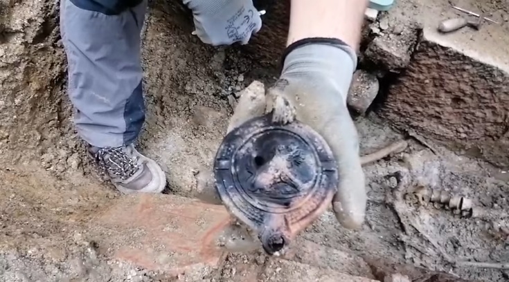 Екипът на проф д р Людмил Вагалински от Националния археологически институт