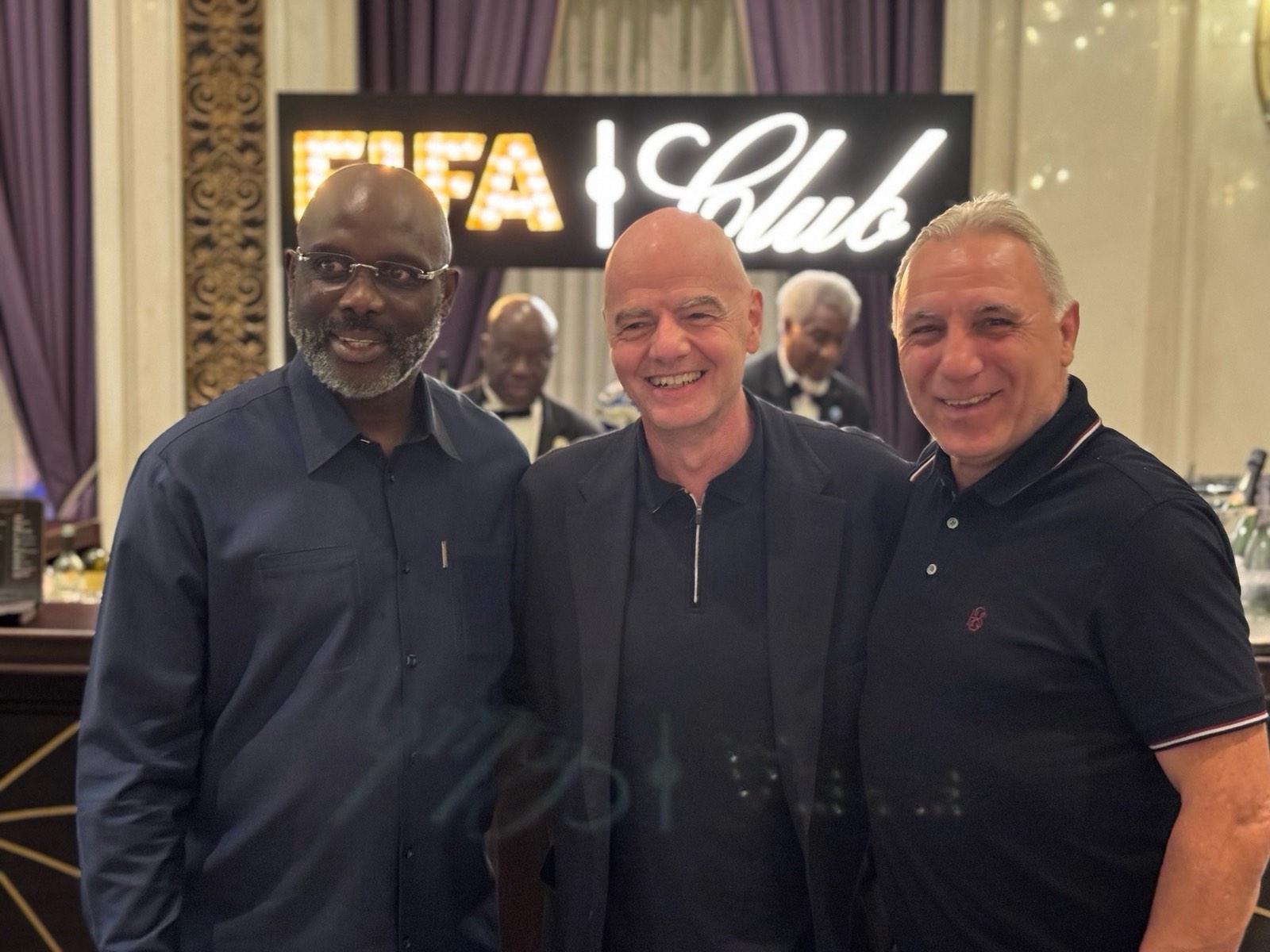 Христо Стоичков посети детска болница в Ню Йорк Кавалерът на