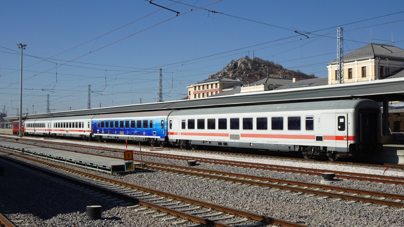 Карайте така и скоро официално ще ни обявят за задръстения