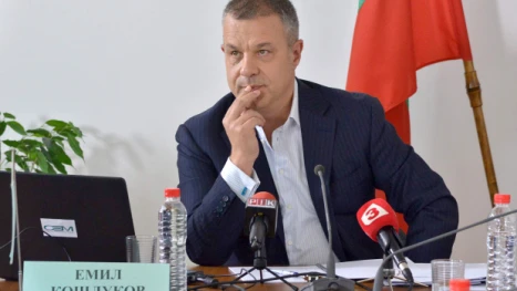 Емил Кошлуков ще продължи да е генерален директор до избора на нов.