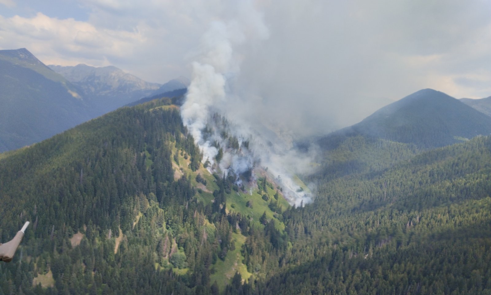 Дъжд е валял 20 ина минути в зоната на пожара в