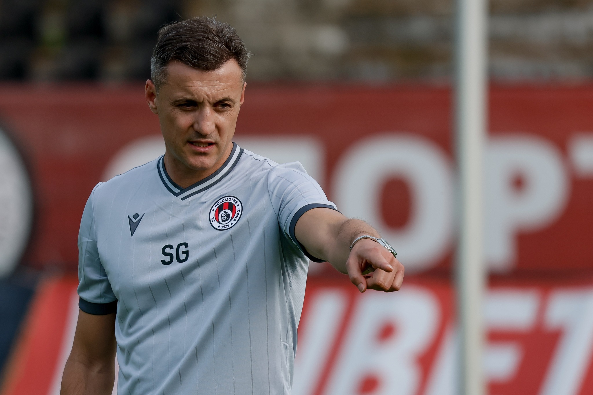 Проблеми застигнаха новия старши треньор на Локомотив София Станислав Генчев