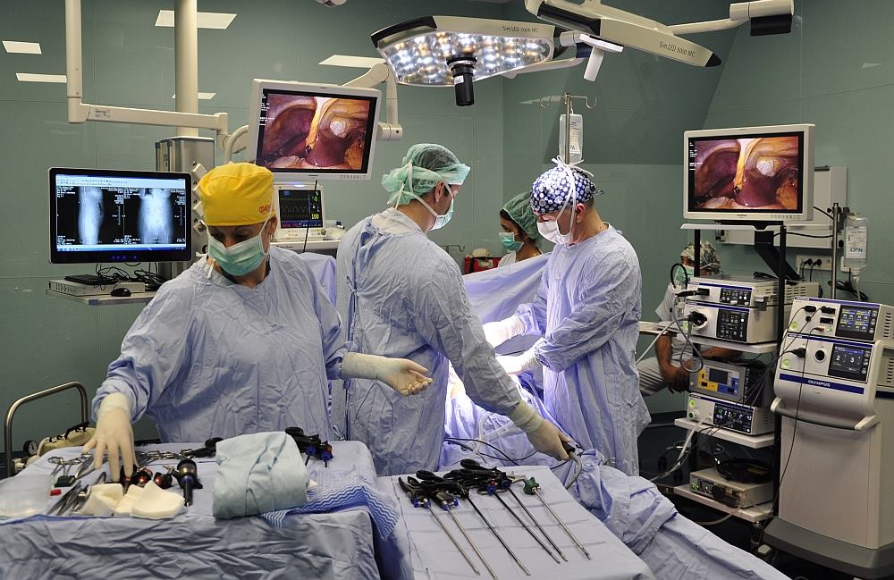 Депутатите върнаха отхвърлените от КС като незаконни лимити на болницитеПациентите